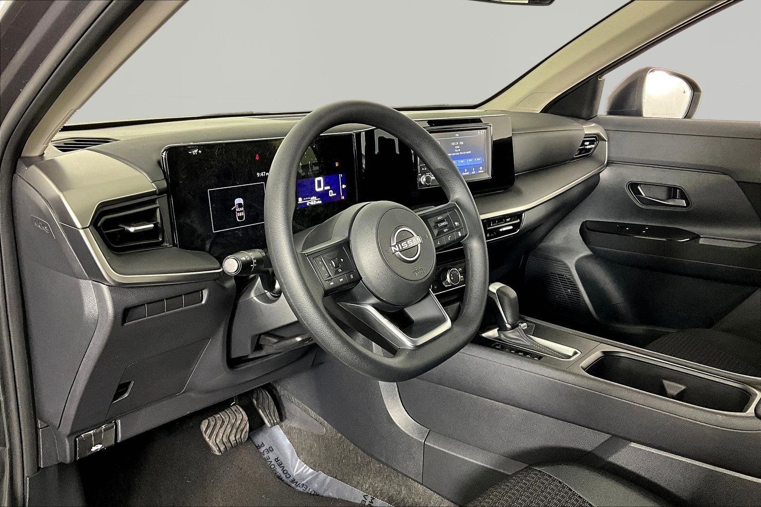 Certified 2025 Nissan Kicks S image 17