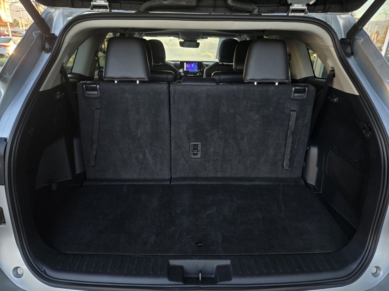 Certified 2024 Toyota Highlander XLE image 25