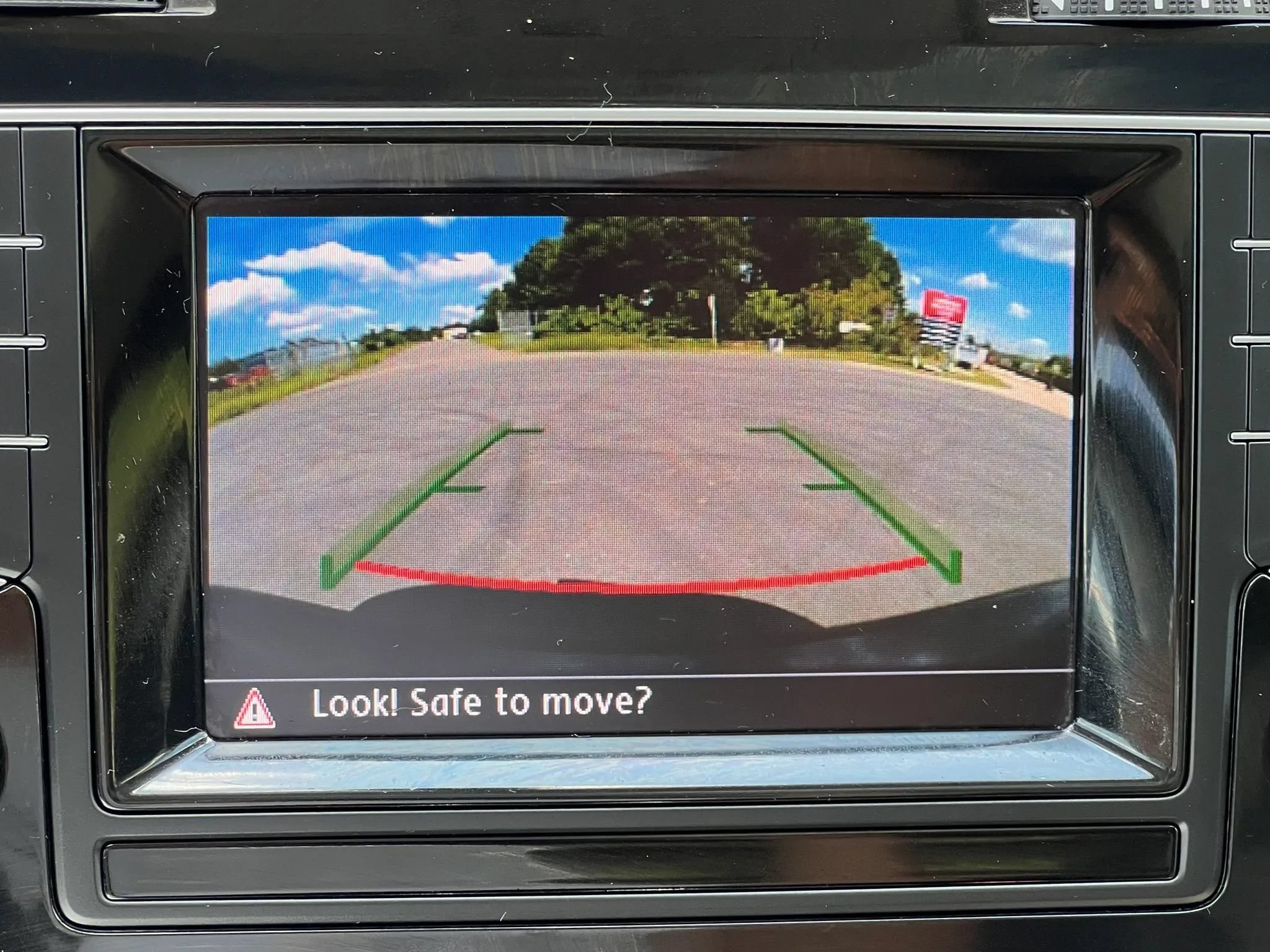 Used 2015 Volkswagen Golf 4-Door FWD image 25