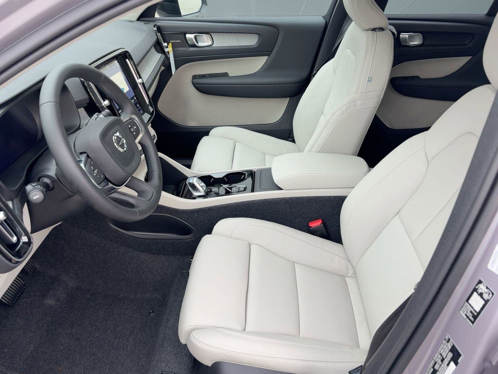 New 2026 Volvo XC40 B5 Ultra w/ Climate Package image 5