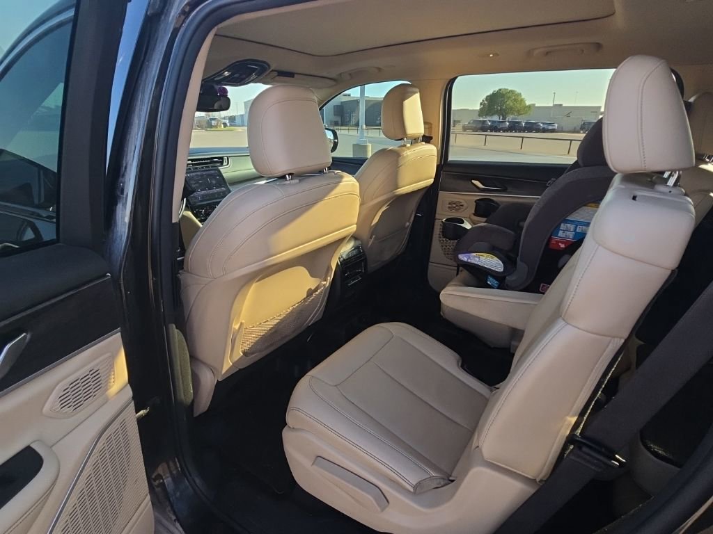 Used 2022 Jeep Grand Cherokee L Limited image 9