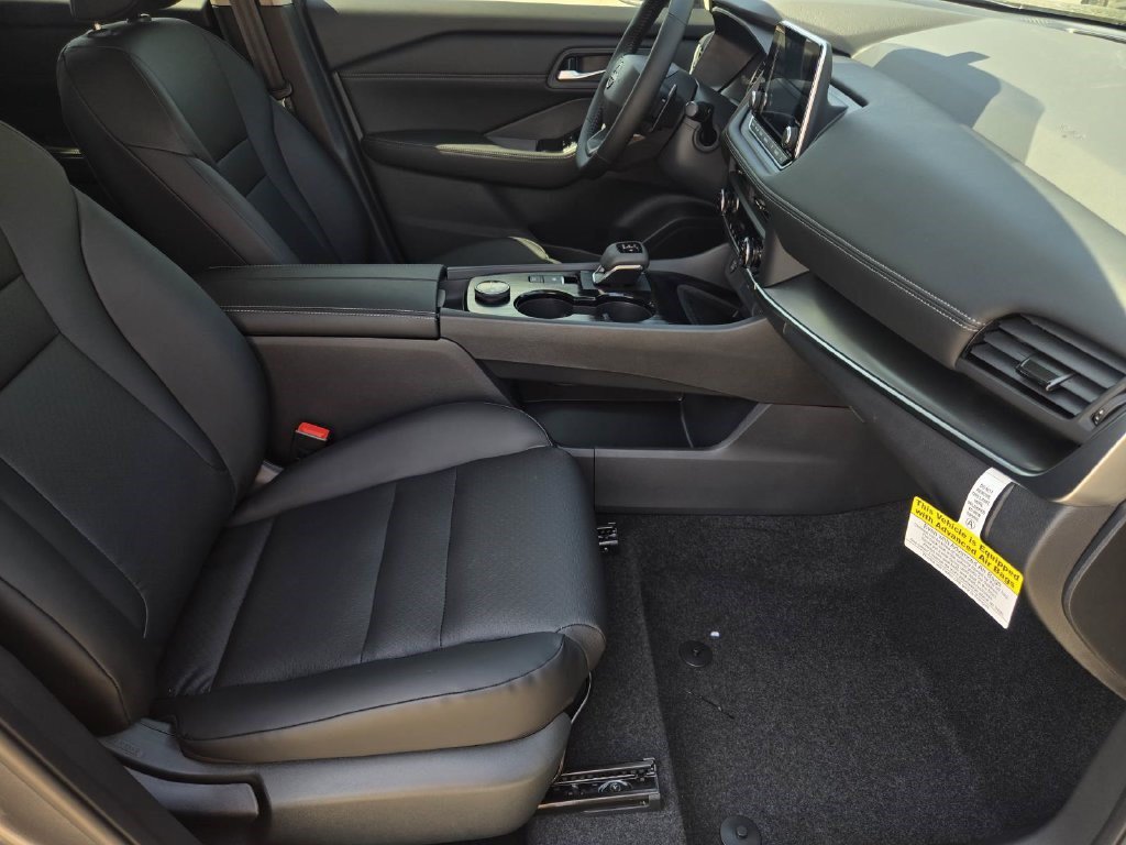 New 2026 Nissan Rogue Dark Armor AWD/4WD image 9