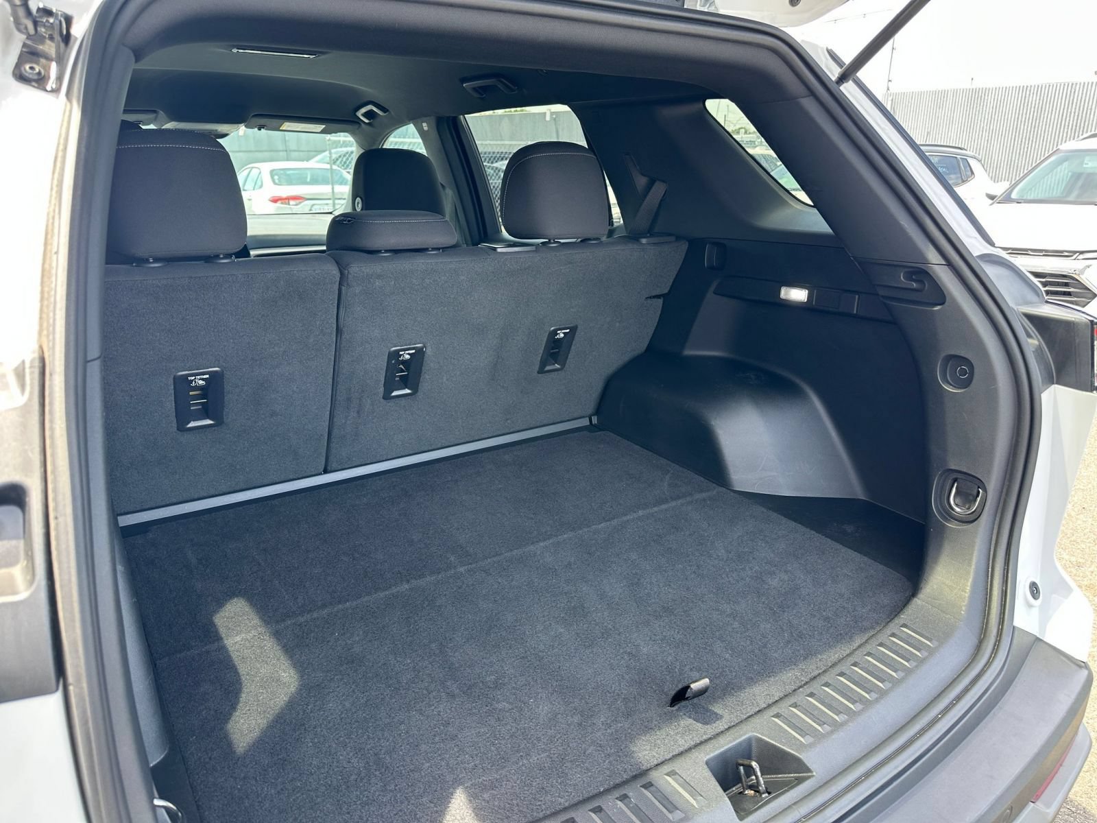 Used 2025 Chevrolet Equinox LT FWD image 31