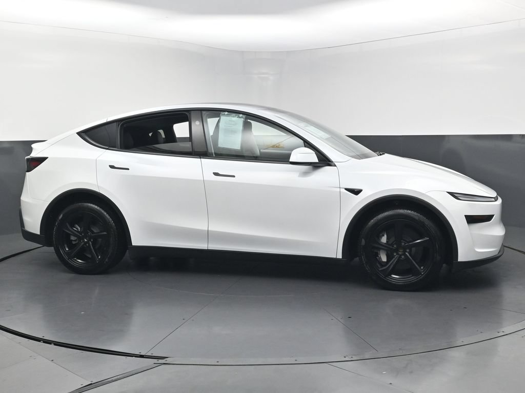 Used 2026 Tesla Model Y AWD image 5