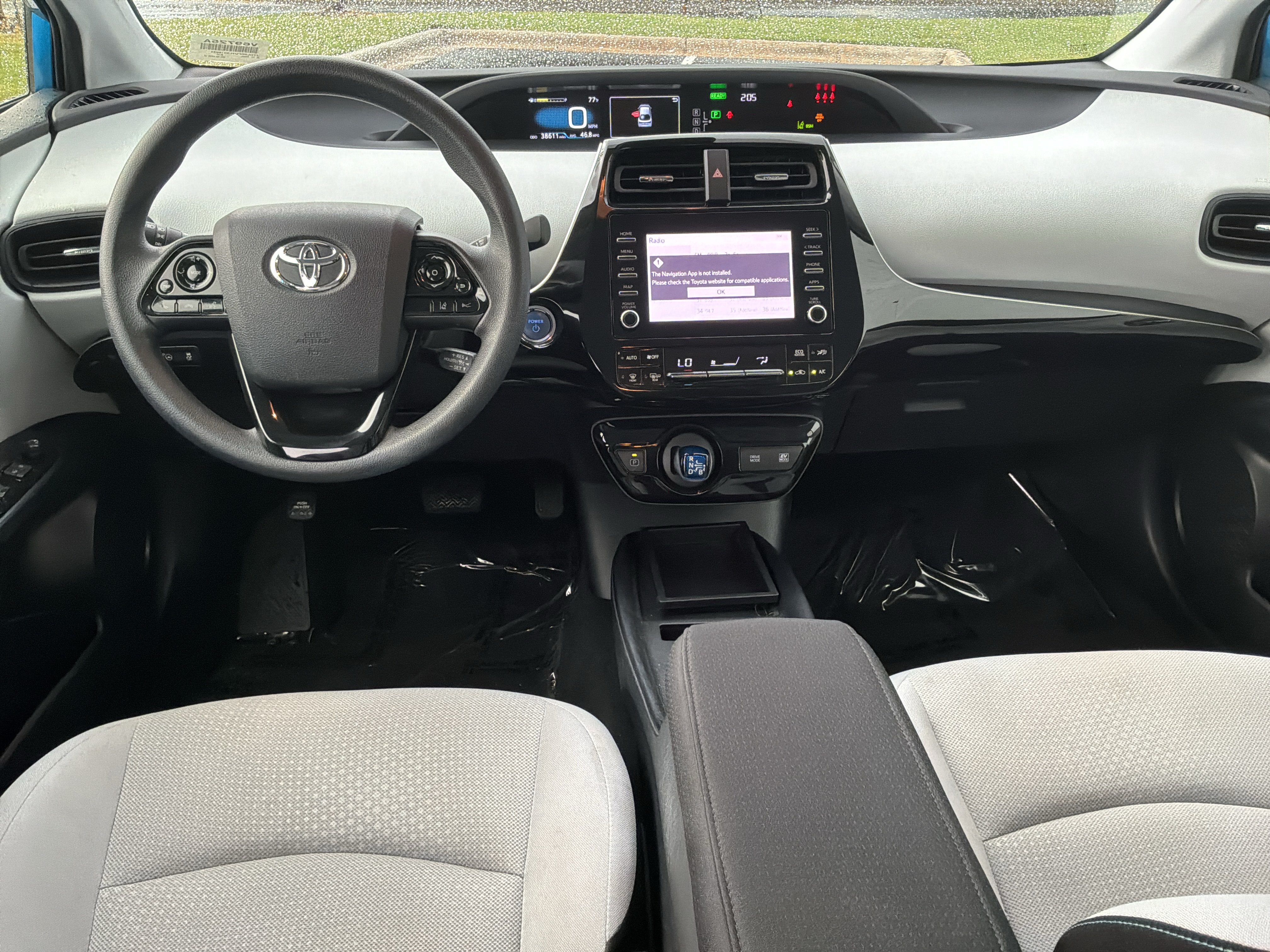 Used 2020 Toyota Prius LE AWD/4WD image 28