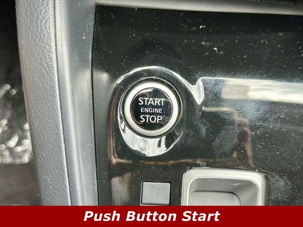 Certified 2025 Nissan Versa SR w/ Trunk Package FWD image 10