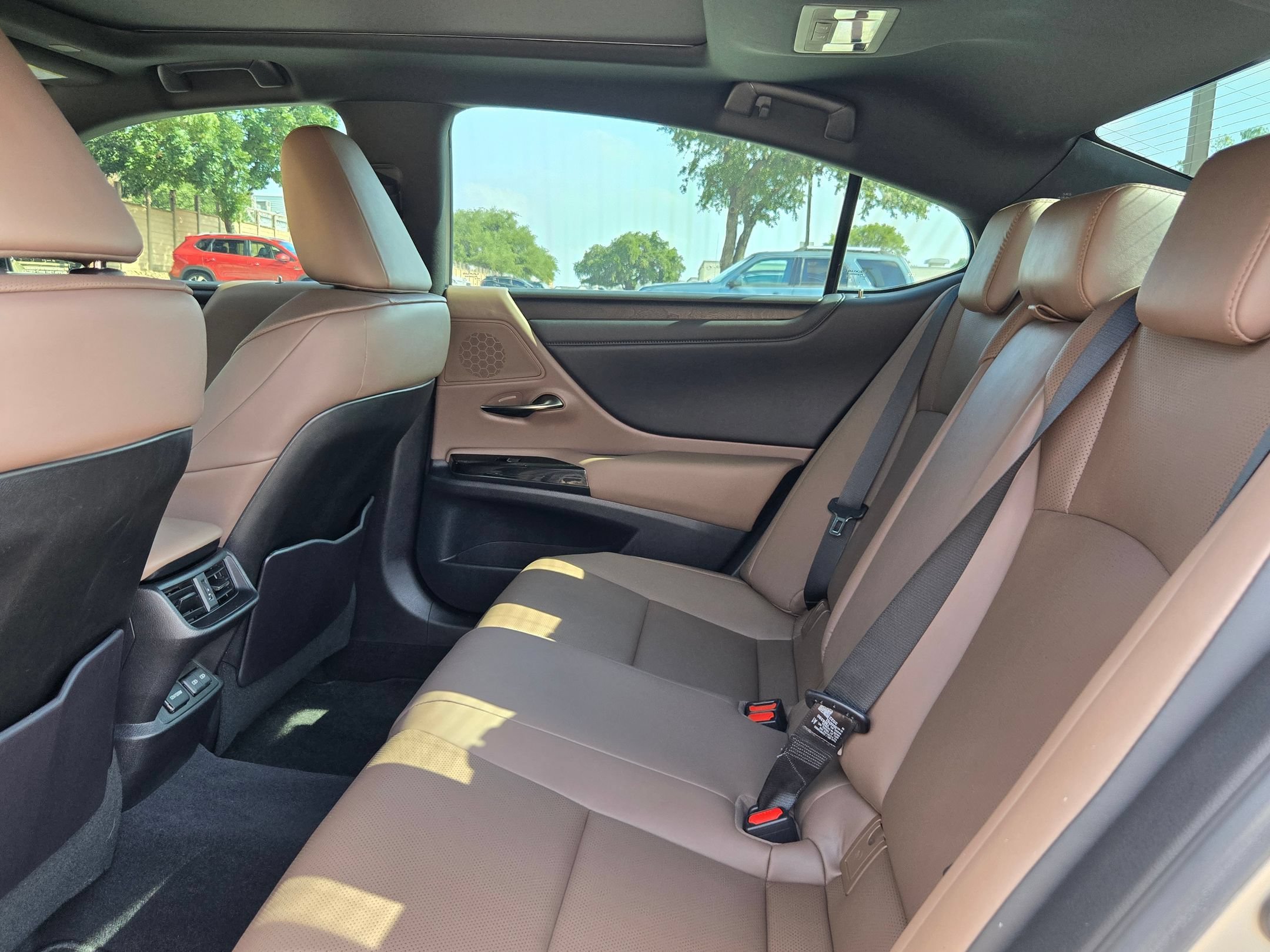 Used 2023 Lexus ES 350 w/ Premium Package FWD image 14