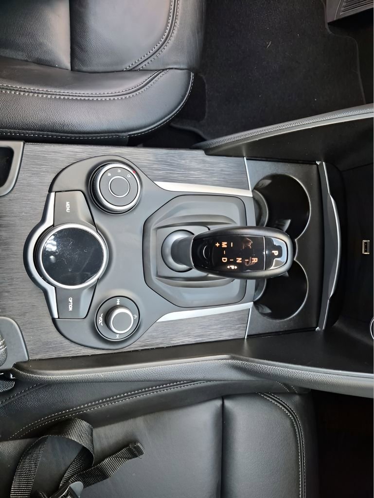 Used 2019 Alfa Romeo Giulia w/ Nero Edizione image 40