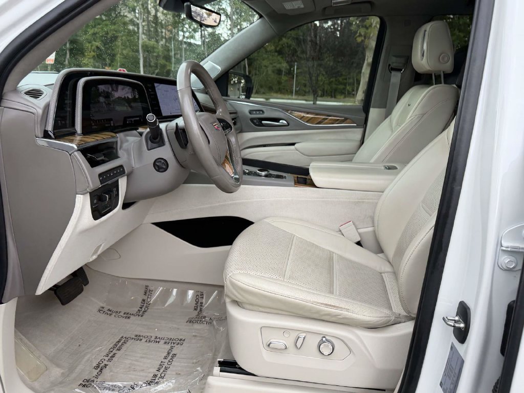 Used 2021 Cadillac Escalade Sport Platinum AWD/4WD image 16