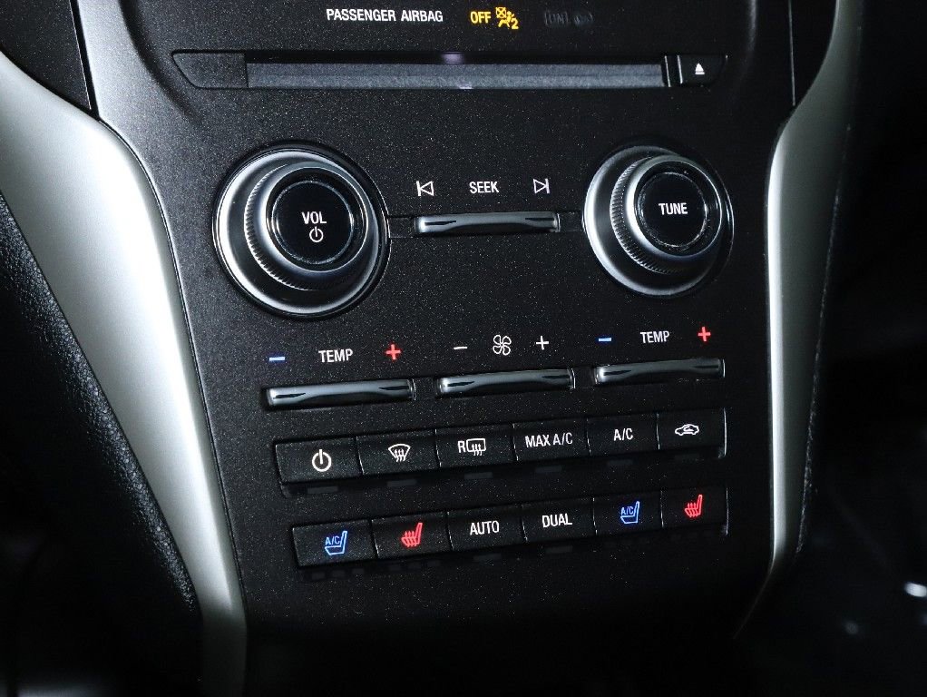 Used 2019 Lincoln MKC Reserve w/ MKC Climate Package FWD image 28