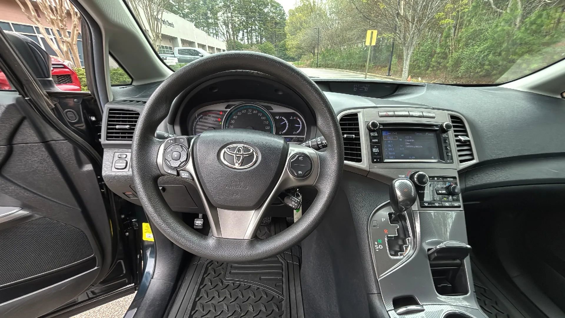 Used 2013 Toyota Venza LE w/ LE Convenience Pkg FWD image 26