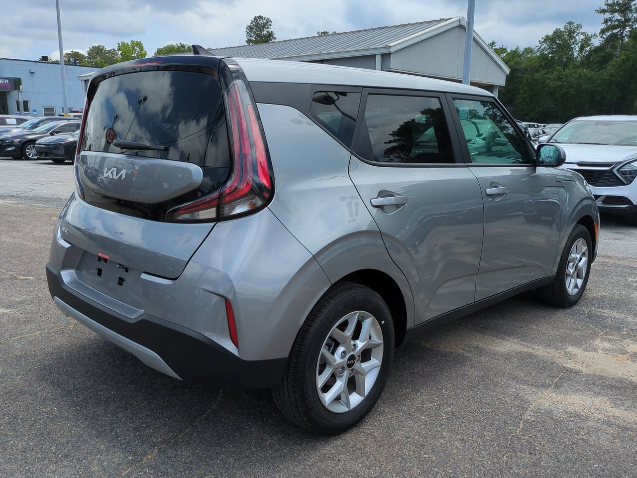Certified 2025 Kia Soul LX w/ LX Technology Package FWD image 5