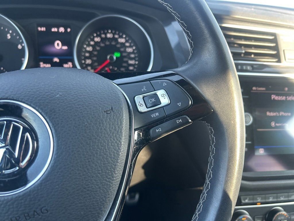 Used 2021 Volkswagen Tiguan SE R-Line image 25