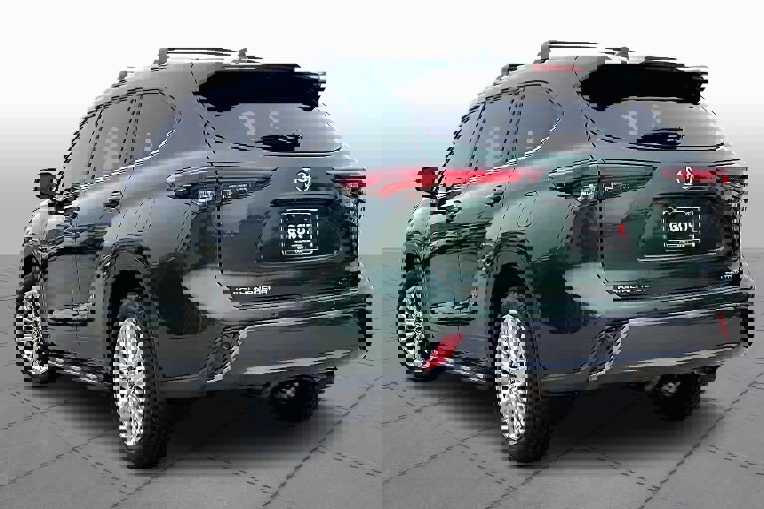 Used 2024 Toyota Highlander Limited image 11