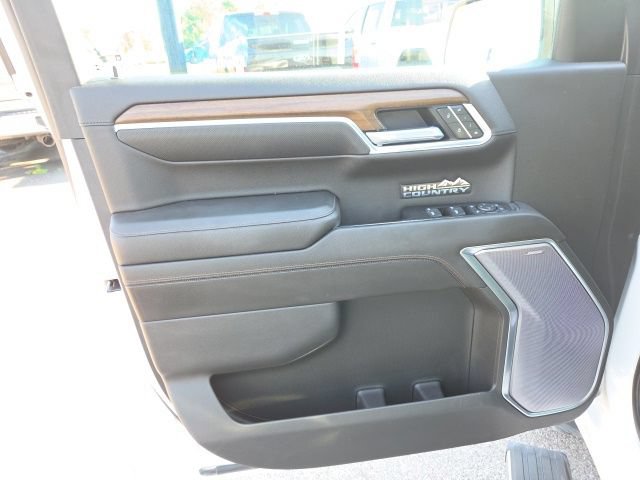 Used 2022 Chevrolet Silverado 1500 High Country w/ High Country Premium Package AWD/4WD image 21