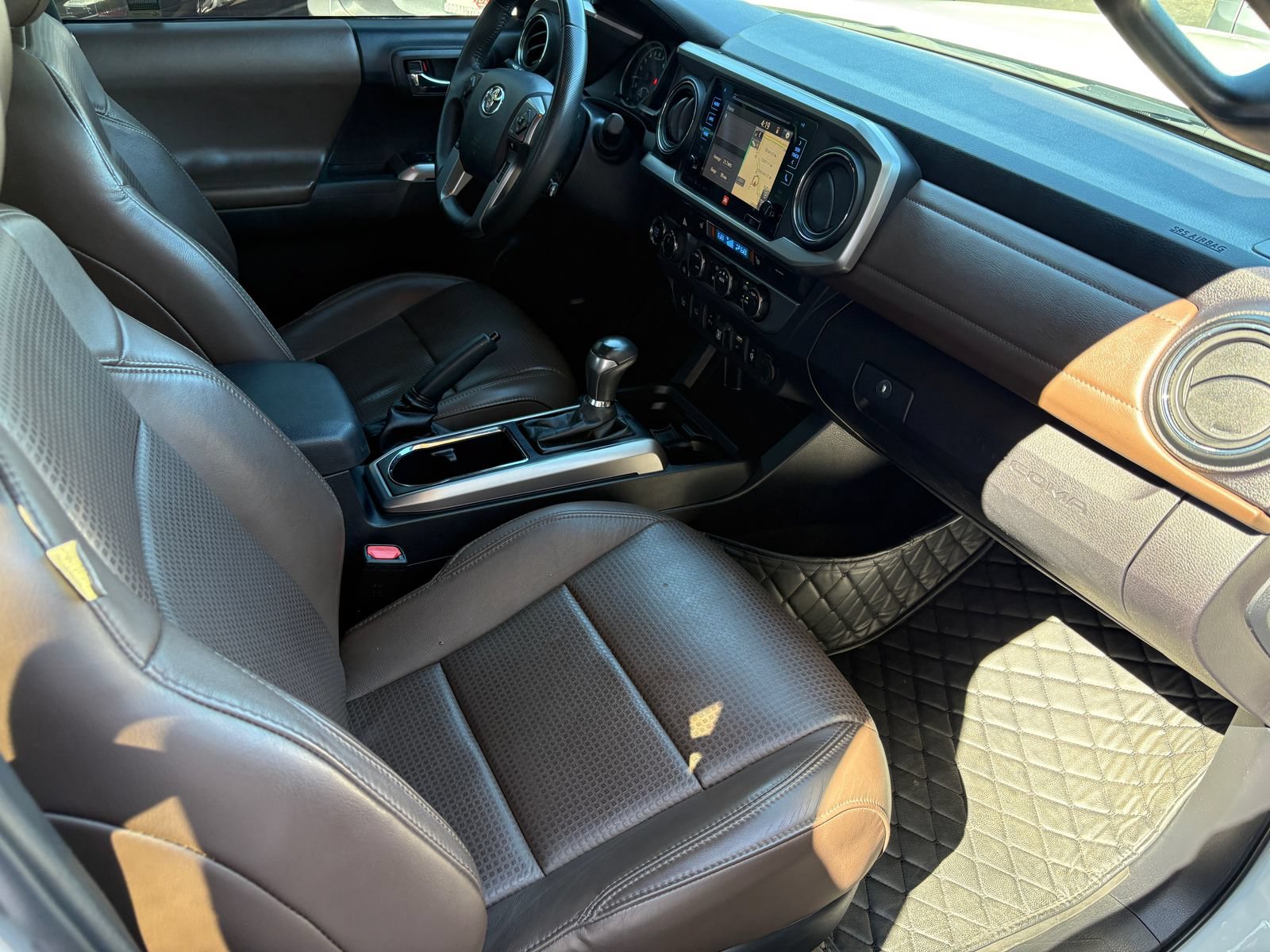 Used 2019 Toyota Tacoma Limited AWD/4WD image 27