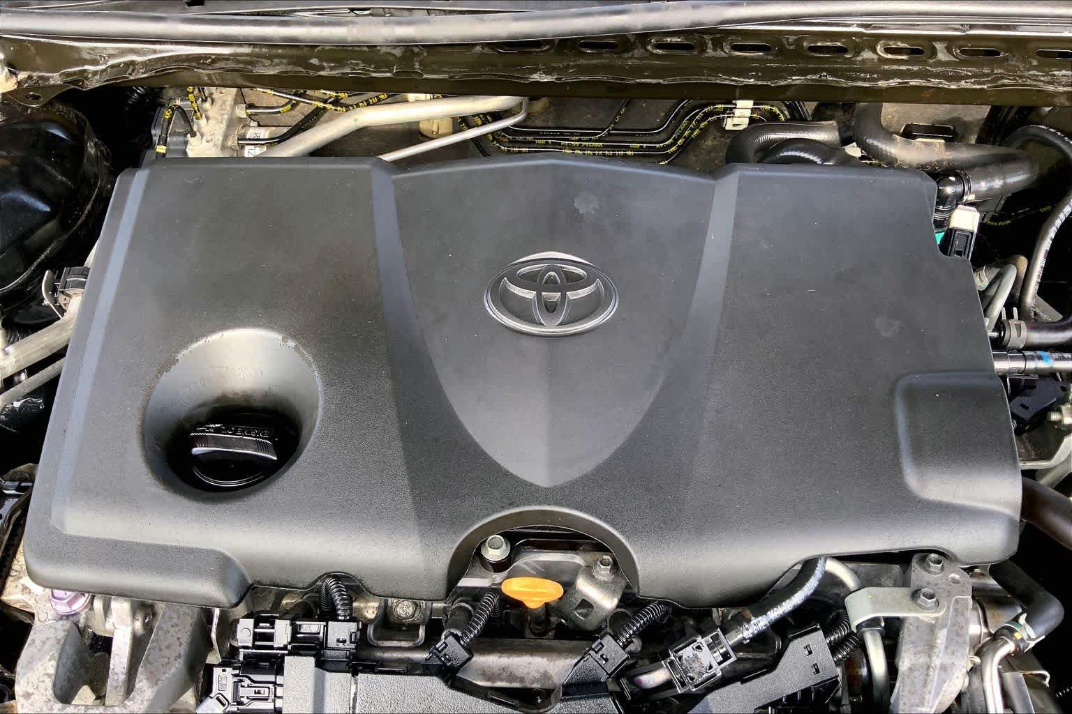 Used 2019 Toyota Camry SE w/ Convenience Package FWD image 32