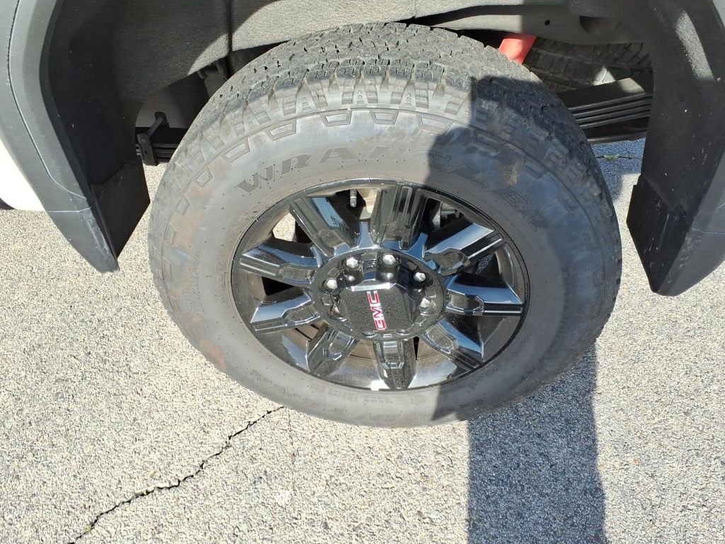 Used 2026 GMC Sierra 2500 AT4 w/ AT4 Premium Plus Package image 7