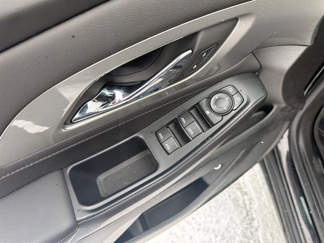 Used 2023 Chevrolet Traverse LT w/ LPO, Floor Liner Package image 15