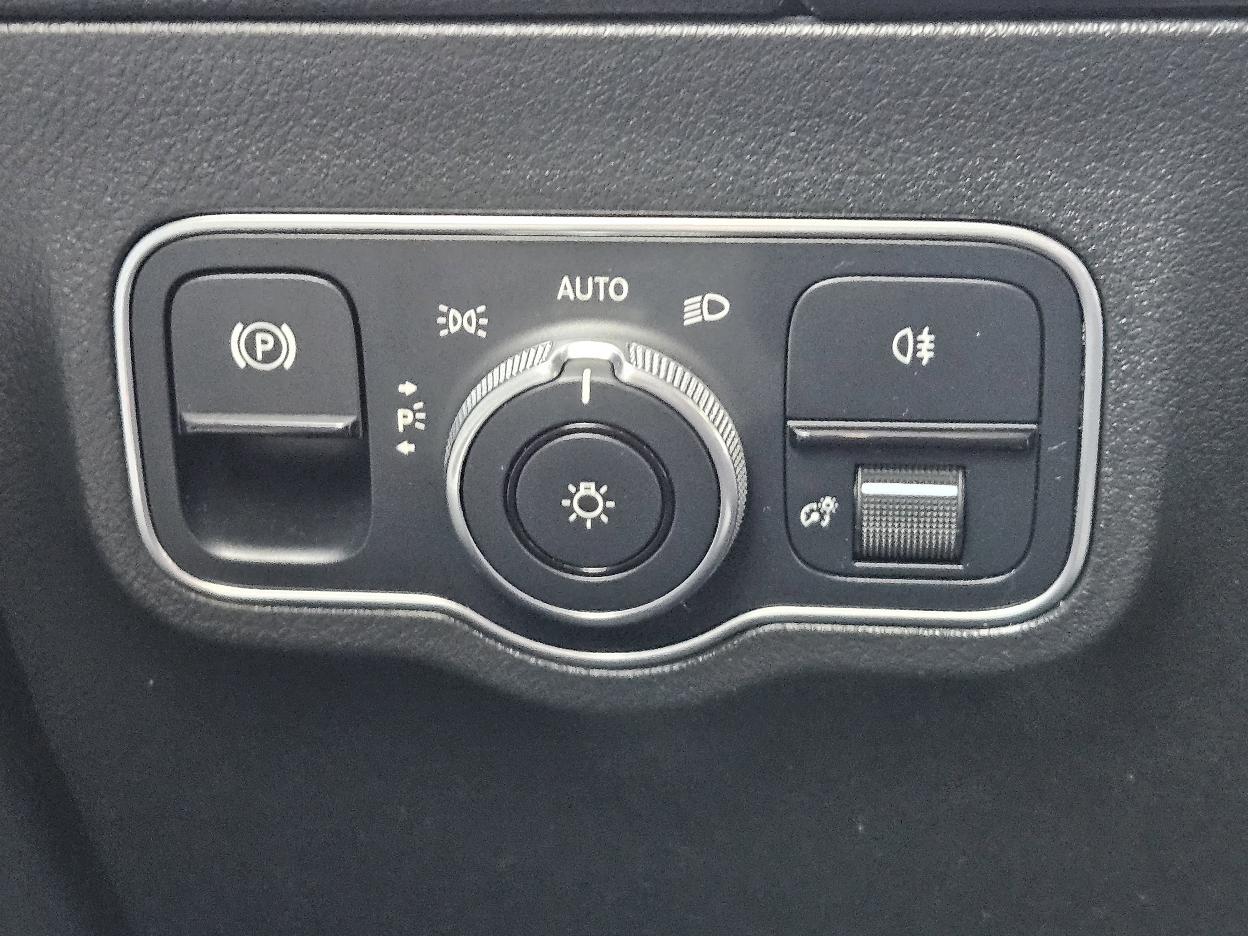 Certified 2022 Mercedes-Benz GLA 45 AMG 4MATIC image 23