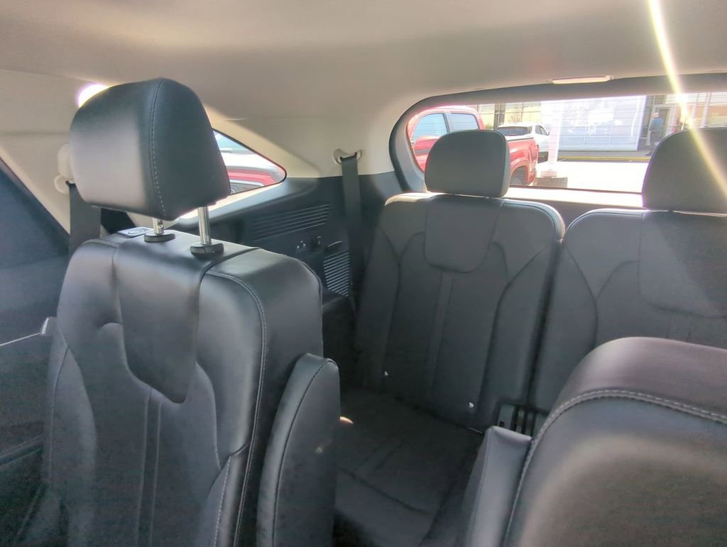 Used 2025 Kia Sorento EX w/ Panoramic Sunroof Package FWD image 14