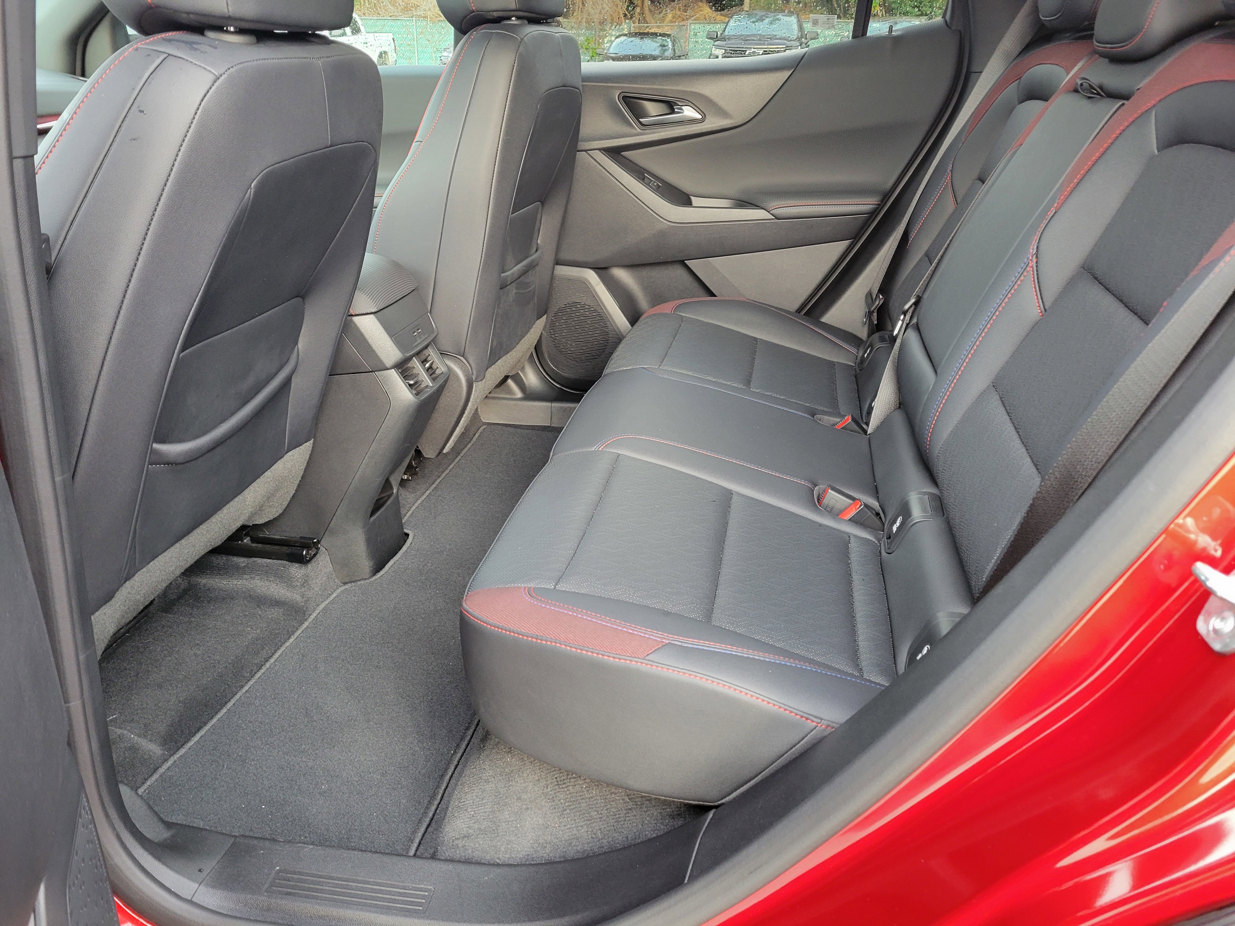 Used 2025 Chevrolet Equinox RS w/ Safety and Technology Package image 37