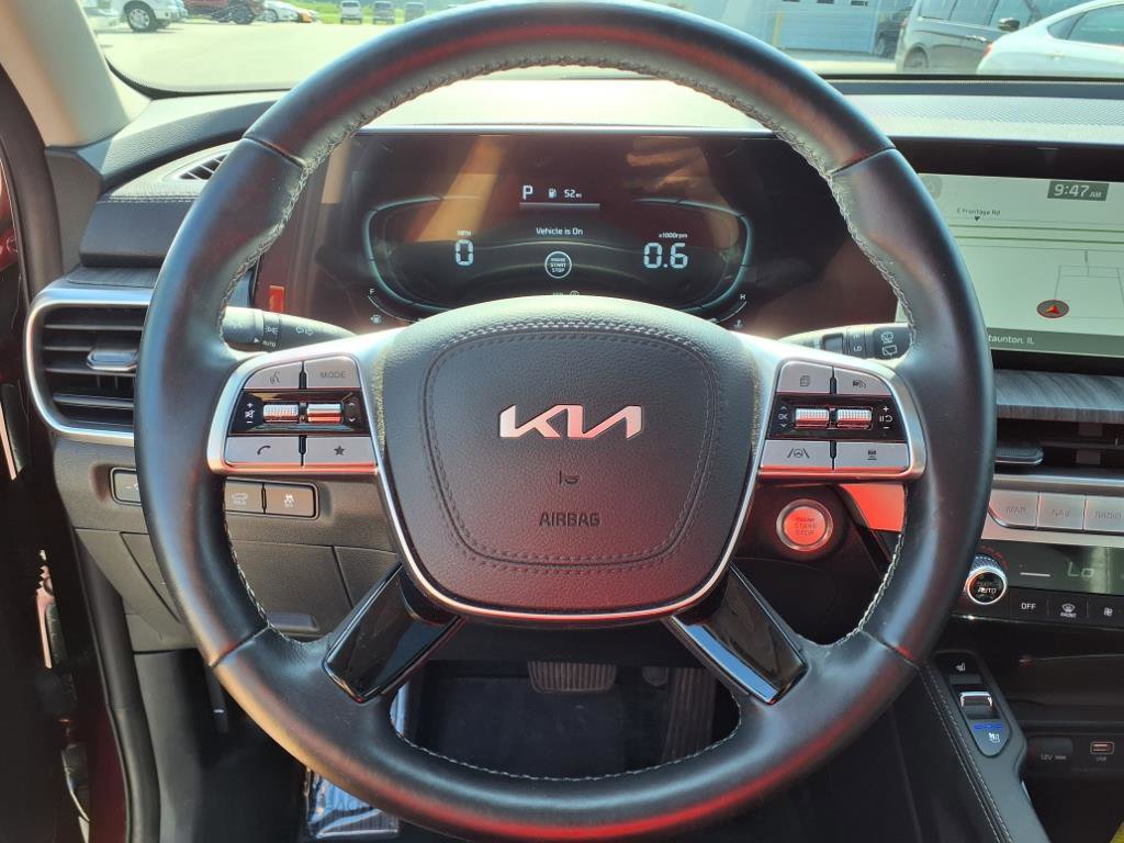 Used 2024 Kia Telluride EX w/ EX Captain's Chair Package image 17