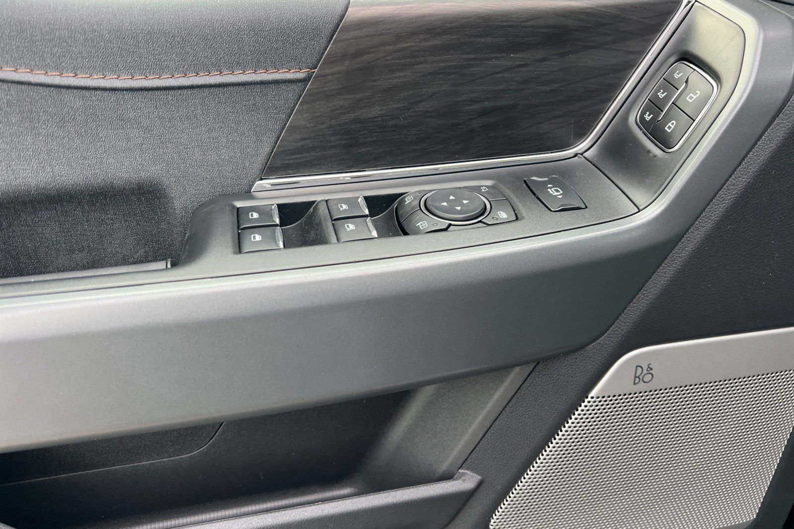 New 2025 Ford F150 Lariat w/ Equipment Group 501A Mid image 9