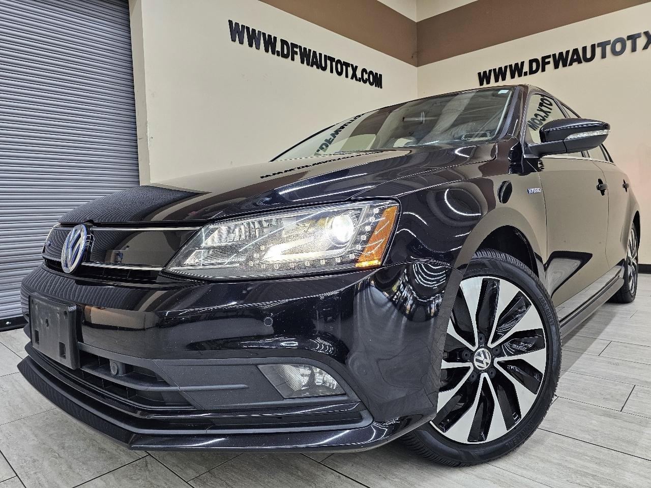 Used 2016 Volkswagen Jetta SEL Premium FWD image 1