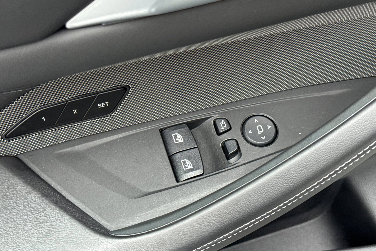 Used 2024 BMW M4 xDrive Competition w/ Executive Package image 13