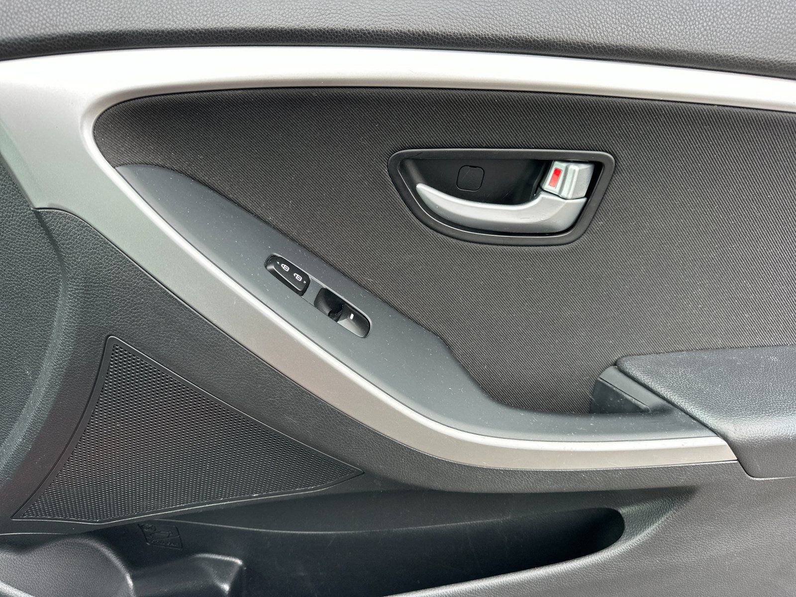 Used 2016 Hyundai Elantra GT w/ Option Group 02 FWD image 18