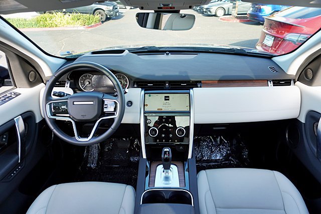 Used 2023 Land Rover Discovery Sport SE AWD/4WD image 31