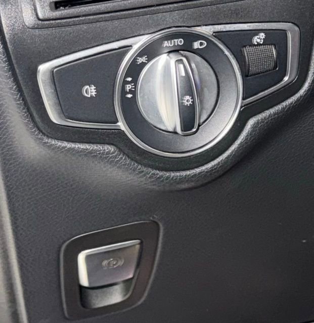 Used 2020 Mercedes-Benz GLC 300 4MATIC image 23