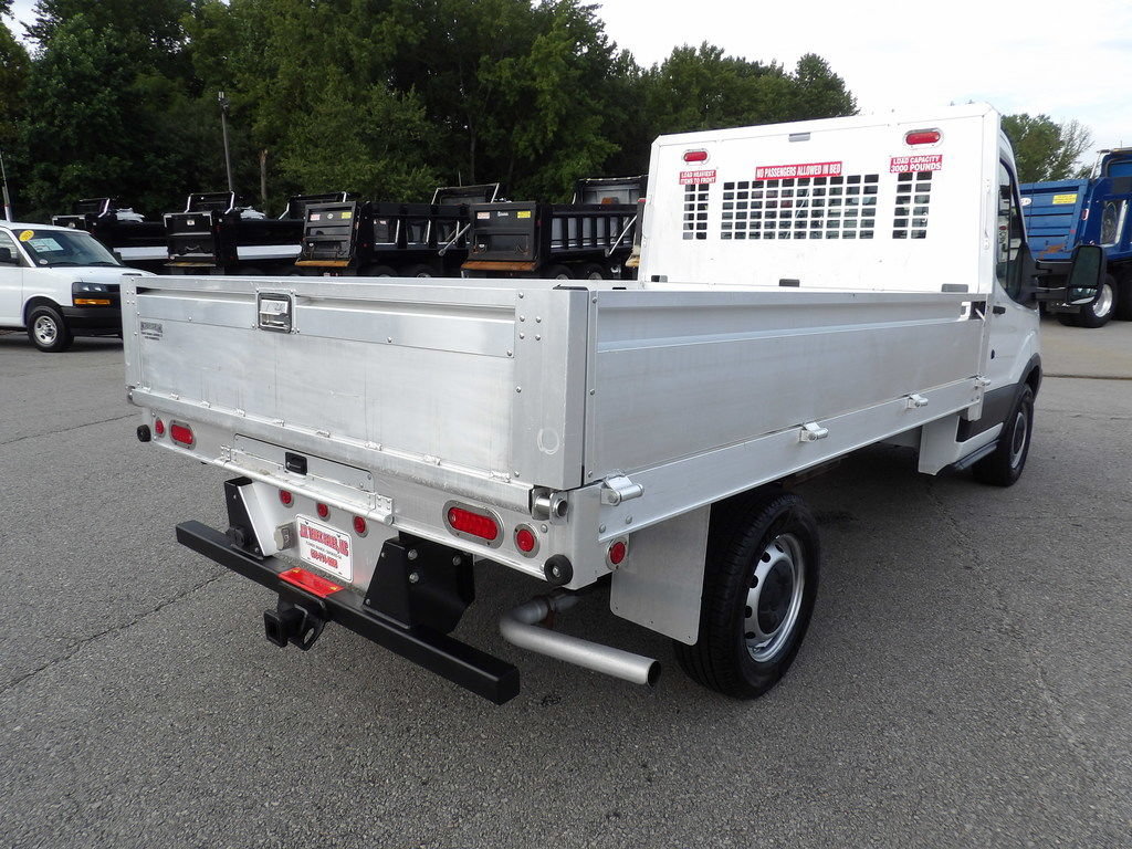 Used 2017 Ford Transit 250 138 RWD image 7