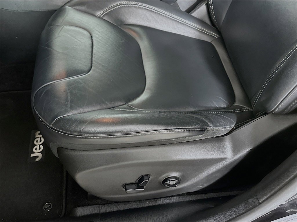 Used 2016 Jeep Cherokee Limited image 9