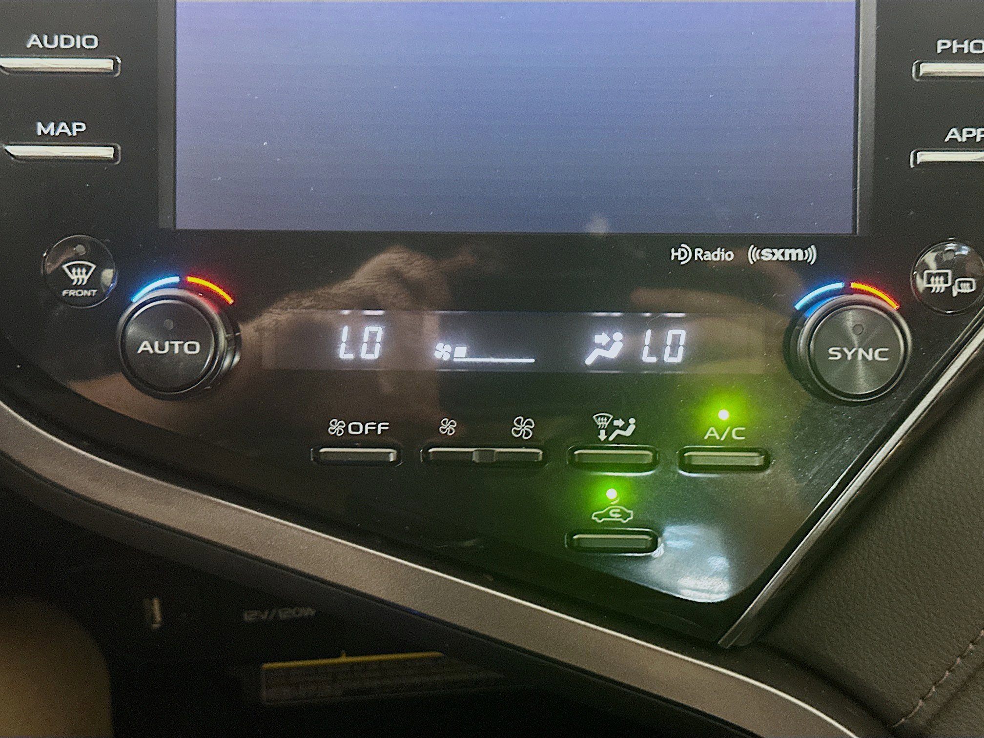 Used 2019 Toyota Camry XLE FWD image 24