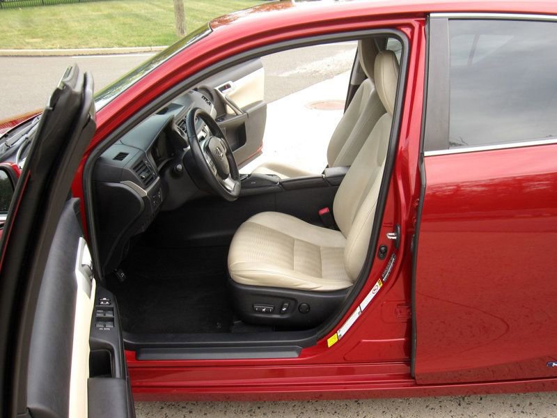 Used 2013 Lexus CT 200h image 17