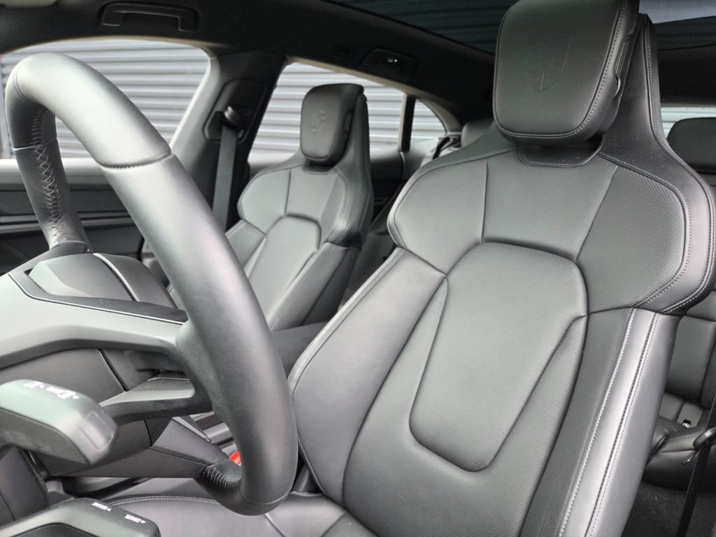 Certified 2025 Porsche Taycan 4S AWD/4WD image 5