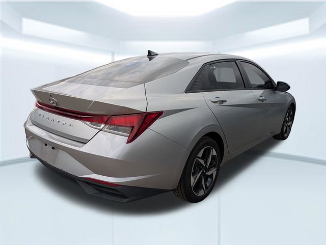 Used 2023 Hyundai Elantra SEL w/ Convenience Package image 5