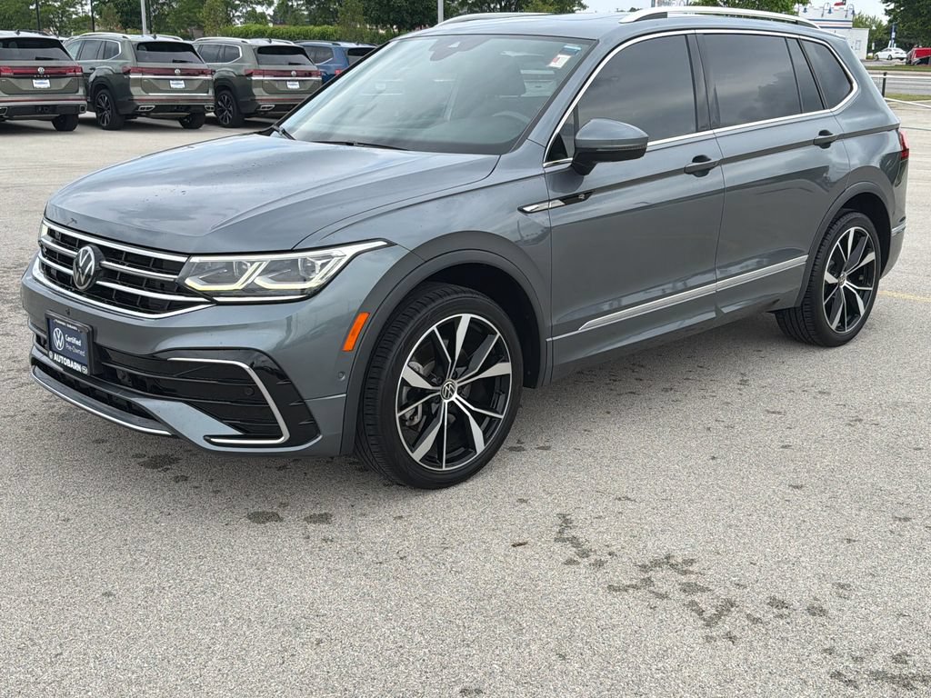 Certified 2022 Volkswagen Tiguan SEL R-Line AWD/4WD image 3
