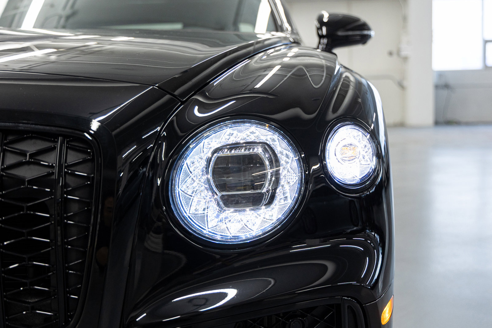 New 2026 Bentley Flying Spur Plug-In Hybrid AWD/4WD image 10