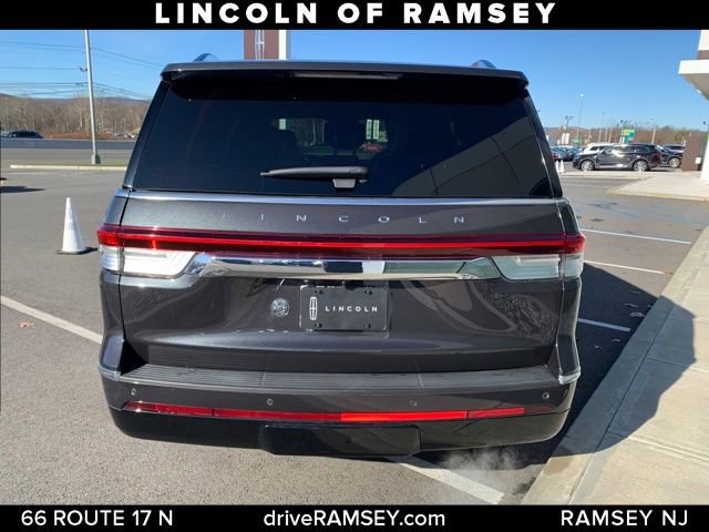 Used 2023 Lincoln Navigator Reserve AWD/4WD image 4