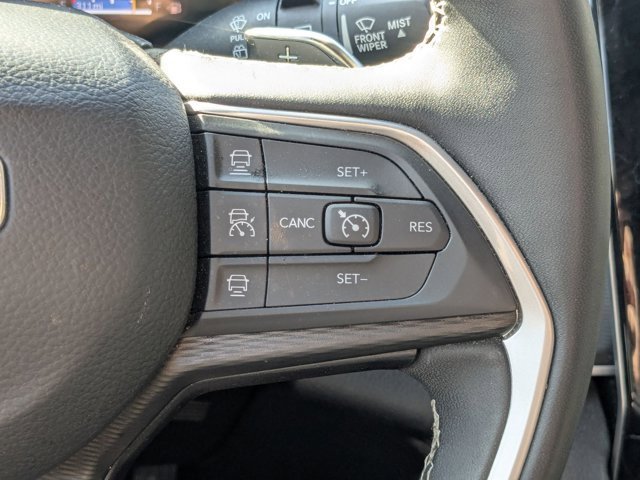 Used 2024 Jeep Grand Cherokee L Laredo image 12