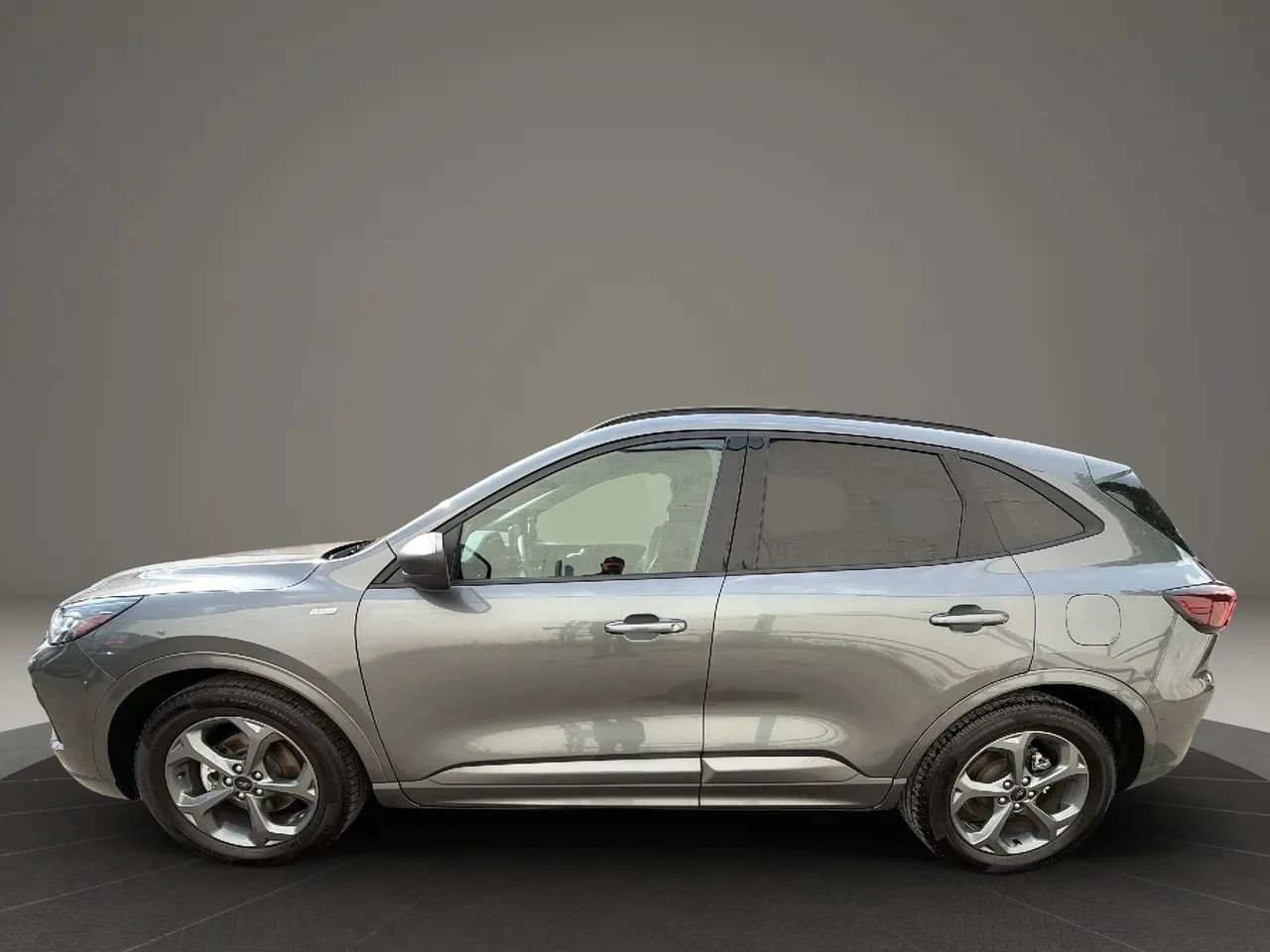 Used 2023 Ford Escape ST-Line FWD image 8