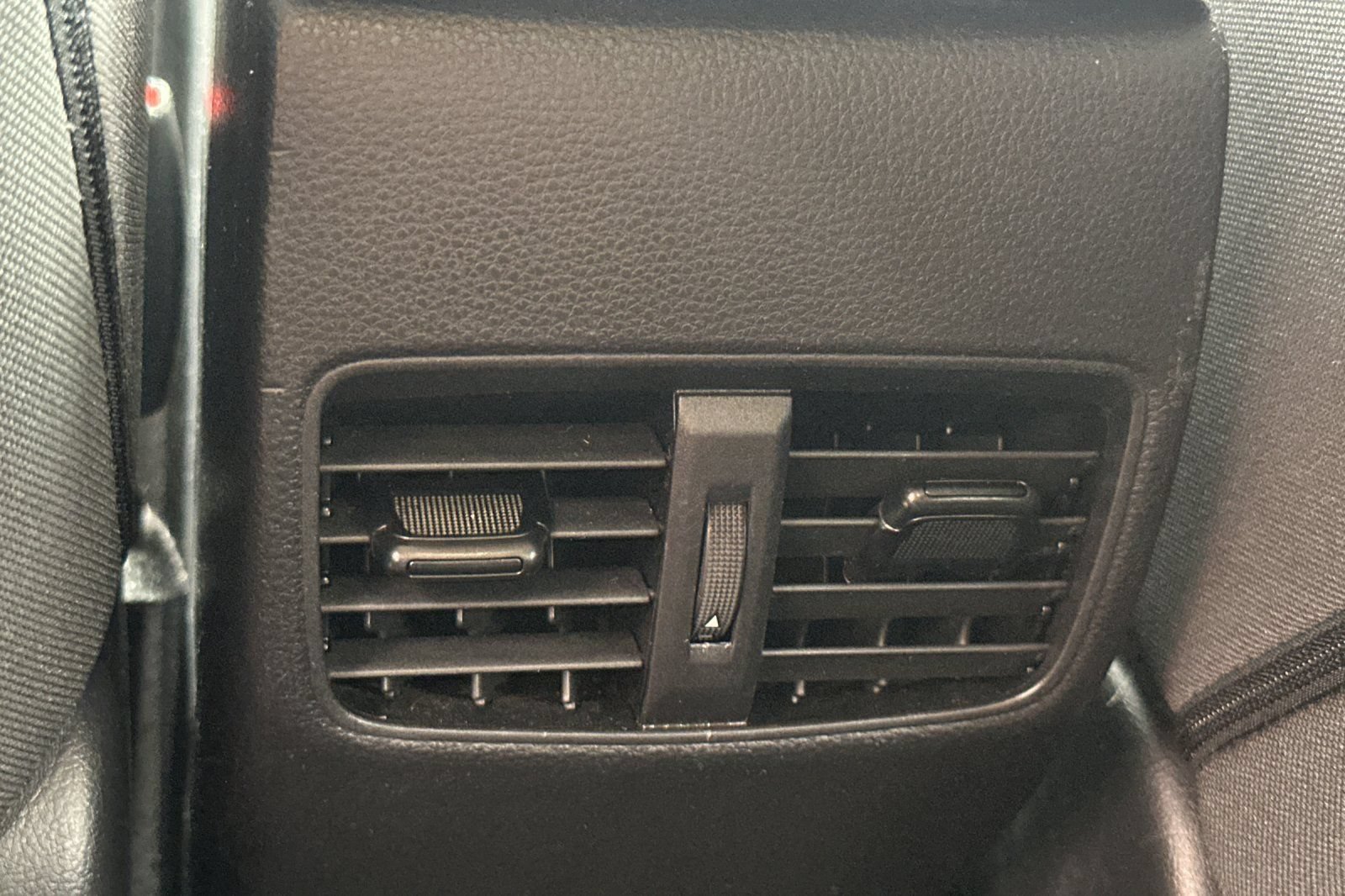 Certified 2025 Toyota Corolla Cross LE FWD image 16