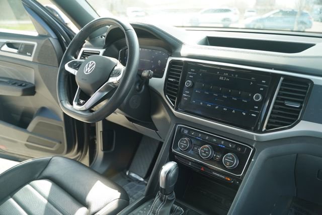 Used 2023 Volkswagen Atlas Cross Sport SEL Premium R-Line image 32