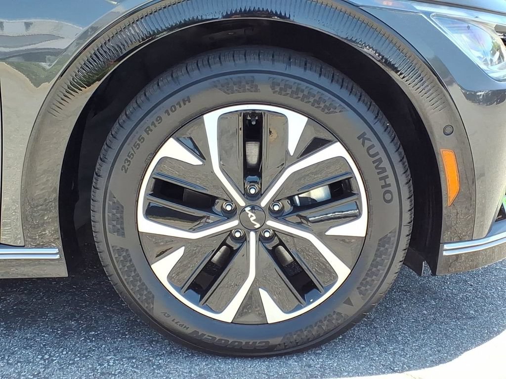 Certified 2023 Kia EV6 Wind w/ Wind Technology Package AWD/4WD image 5
