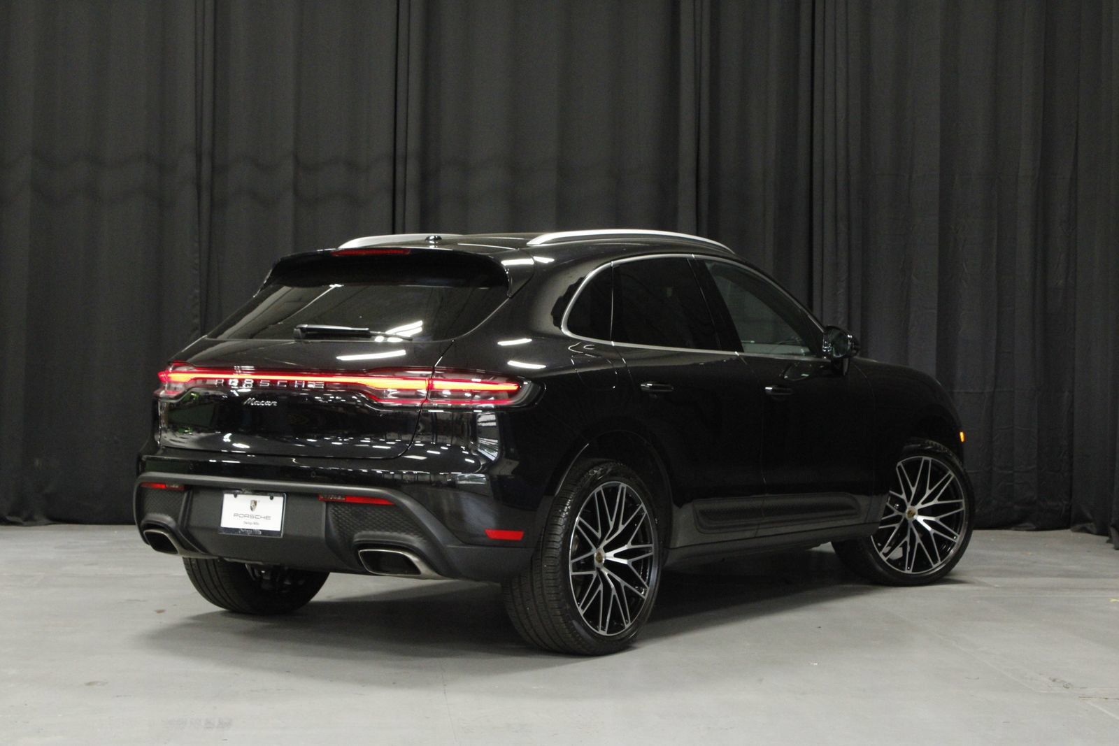 Certified 2026 Porsche Macan AWD/4WD image 7