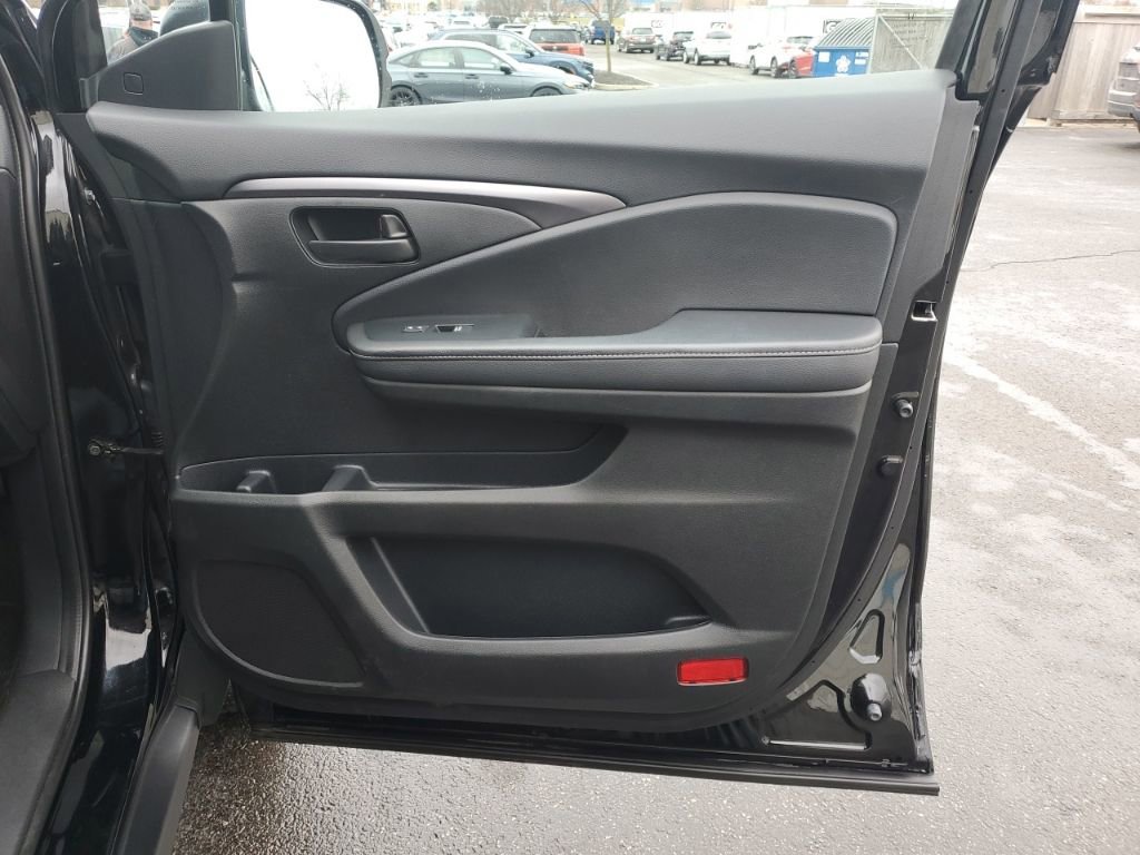 Used 2023 Honda Passport EX-L image 32