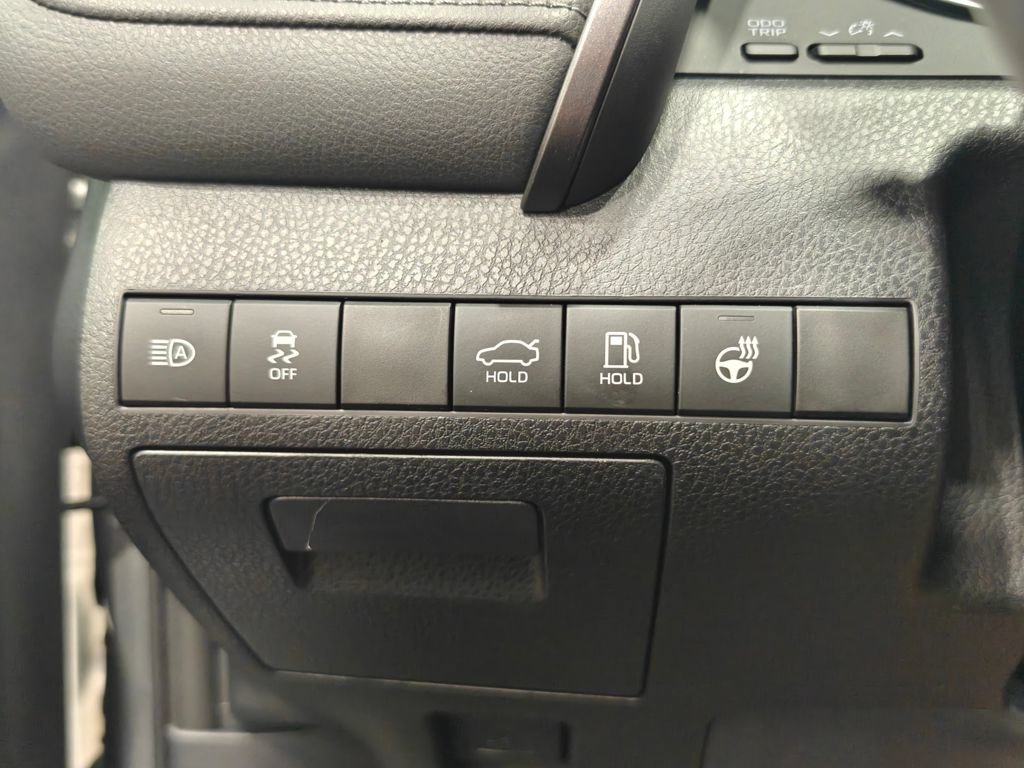 Used 2021 Toyota Camry XLE AWD/4WD image 12